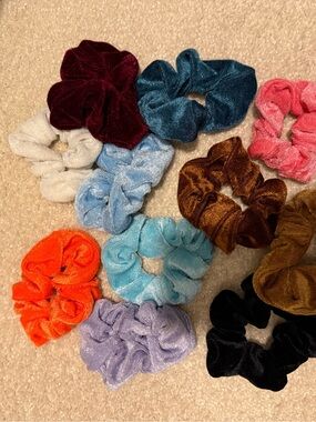 Mix of assorted scrunchies